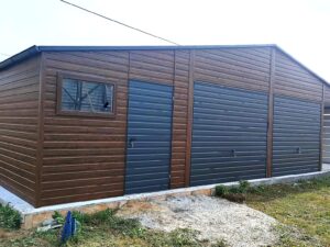 Plechová garáž 8,5×6,5 m – Garáž 8,5x6,5m + přístřešek 1,5x6,5m"JAROSLAV"