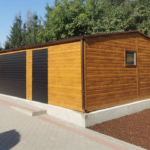 Plechová garáž 5×9 m – zlatý dub/výklopná vrata "NORBI"