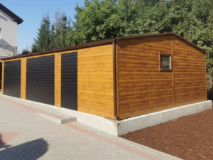 Plechová garáž 5×9 m – zlatý dub/výklopná vrata "NORBI"