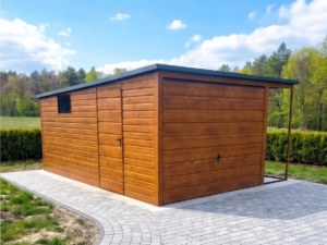 Plechová garáž 3×5 m + přístřešek 0,7×5 m – Zlatý dub světlý "DAG"