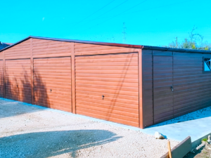 Plechová garáž 12×6 m – zlatý dub světlý 4x výklopná vrata "RUMBURAK"