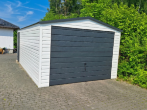 Plechová garáž 4×6 m – bílá/grafit tmavý matný "MATT"
