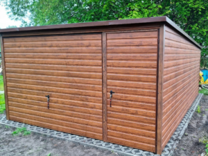 Plechová montovaná garáž 4×5 m – Zlatý dub/výklopná vrata "LARS"