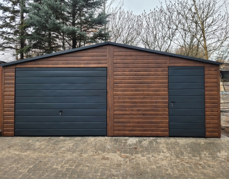 Plechová garáž 7×6 m – zlatý dub/grafit "OCTAVIUS"